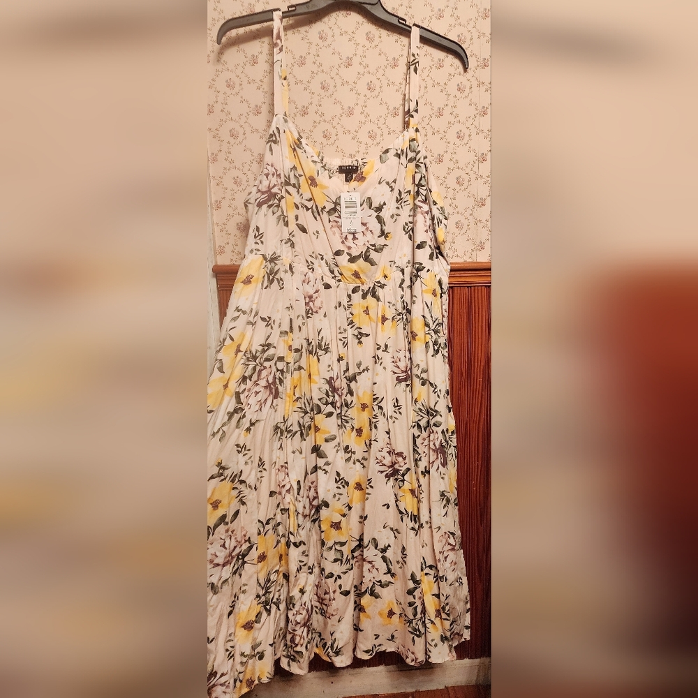 Torrid Size 4 (26) NWT Ivory Floral Challis Midi Skater Dress